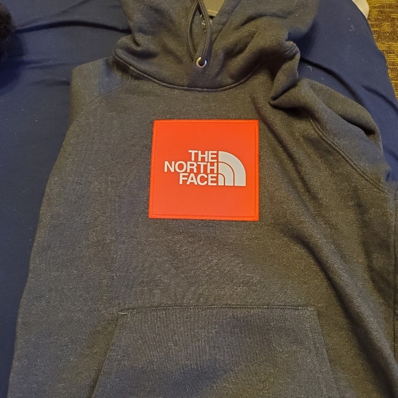 Brand New North Face Hoodie! - Picture 3 of 5
